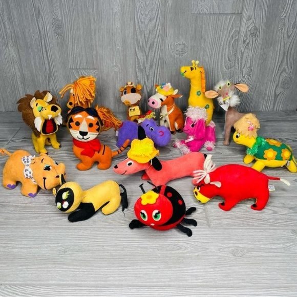 Dakin dream pets 15 animals stuffed animal plush cats , hippo , goat, dogs ,lion - Picture 1 of 15